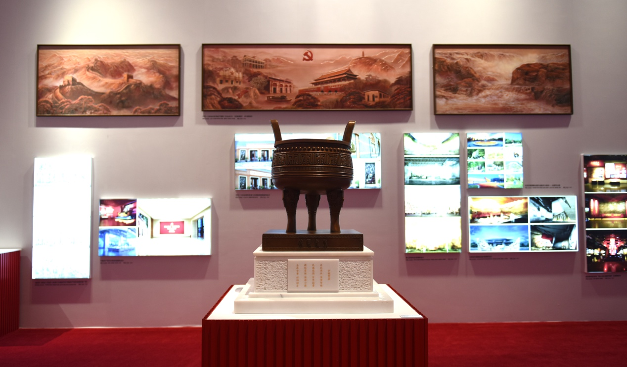 第四届中国设计大展及公共艺术专题展开幕